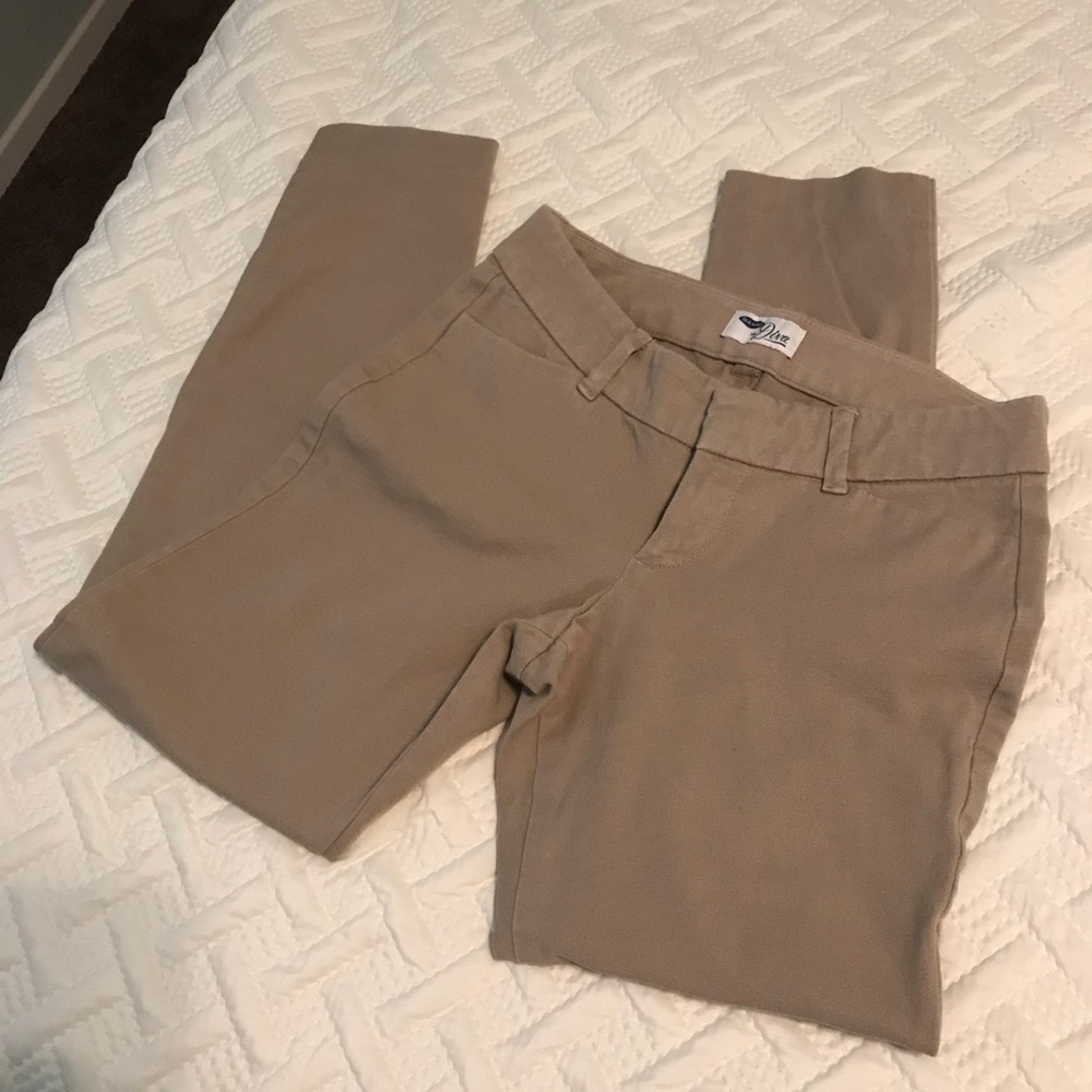 Old Navy Diva Tan capris size 0